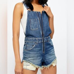 NWOT Free People Sunkissed Short Overalls size 4 adjustable straps with zipper